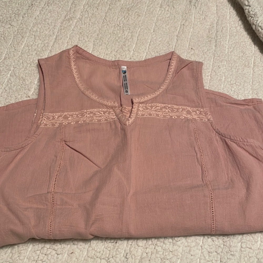Kuhl sleeveless dress blouse. Size small